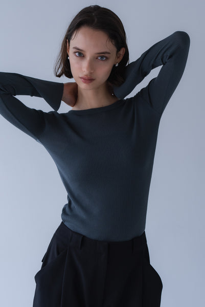 【7月3日(金)12:00〜 受注予約開始】フレアスリーブリブニット｜FLARED SLEEVE RIB KNIT