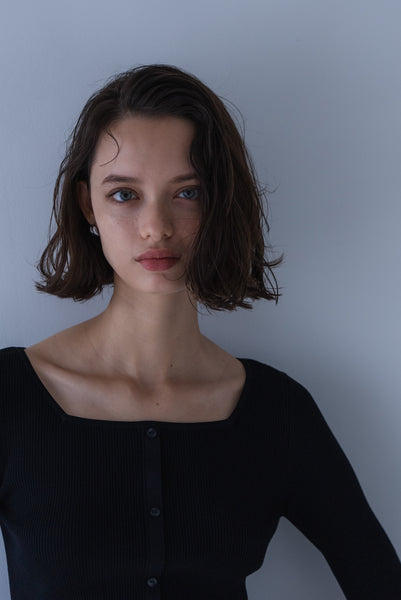 【8月18日(火)20:00〜 販売開始】スクエア2WAYニット｜SQUARE NECK 2WAY KNIT