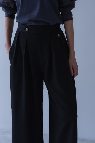 【2026年9月 POPUP】ウエストタブタックパンツ｜WAIST TAB TUCK PANTS