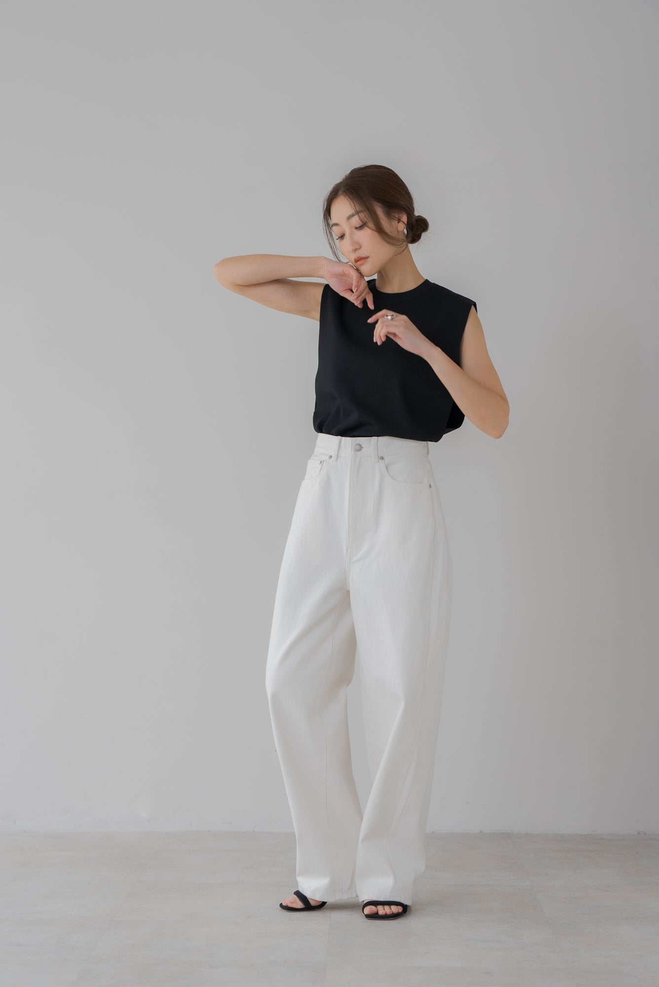 【新品・未使用】regleam♡ バックオープンパワショルブラウス　ネイビー バックオープンパワショルブラウス｜ BACK OPEN POWER SHOULDER BLOUSE