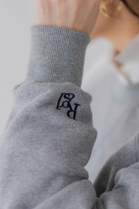 グレー 長袖スウェット　regleam ベーシックロゴスウェット｜BASIC LOGO SWEATの通販｜regleam