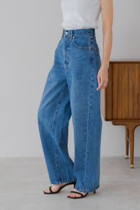 新品未使用 regleam Mサイズ カーブワイドデニム カーブワイドデニム｜CURVE WIDE DENIMの通販｜regleam