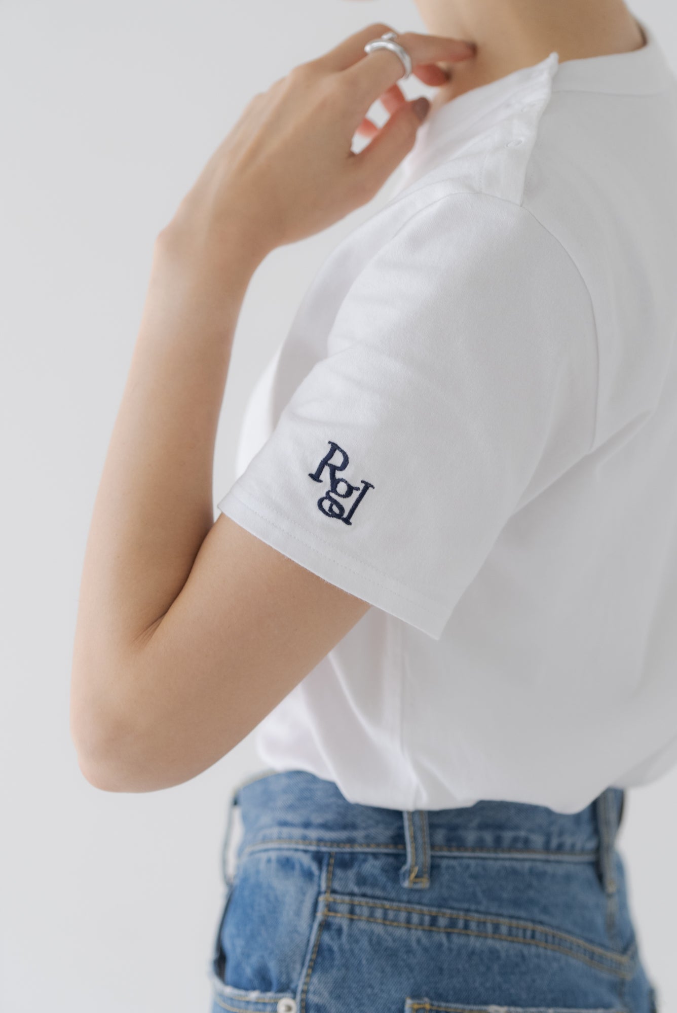 Rglロゴ入り ベーシック Tシャツ｜ Rgl LOGO BASIC TEEの通販｜regleam