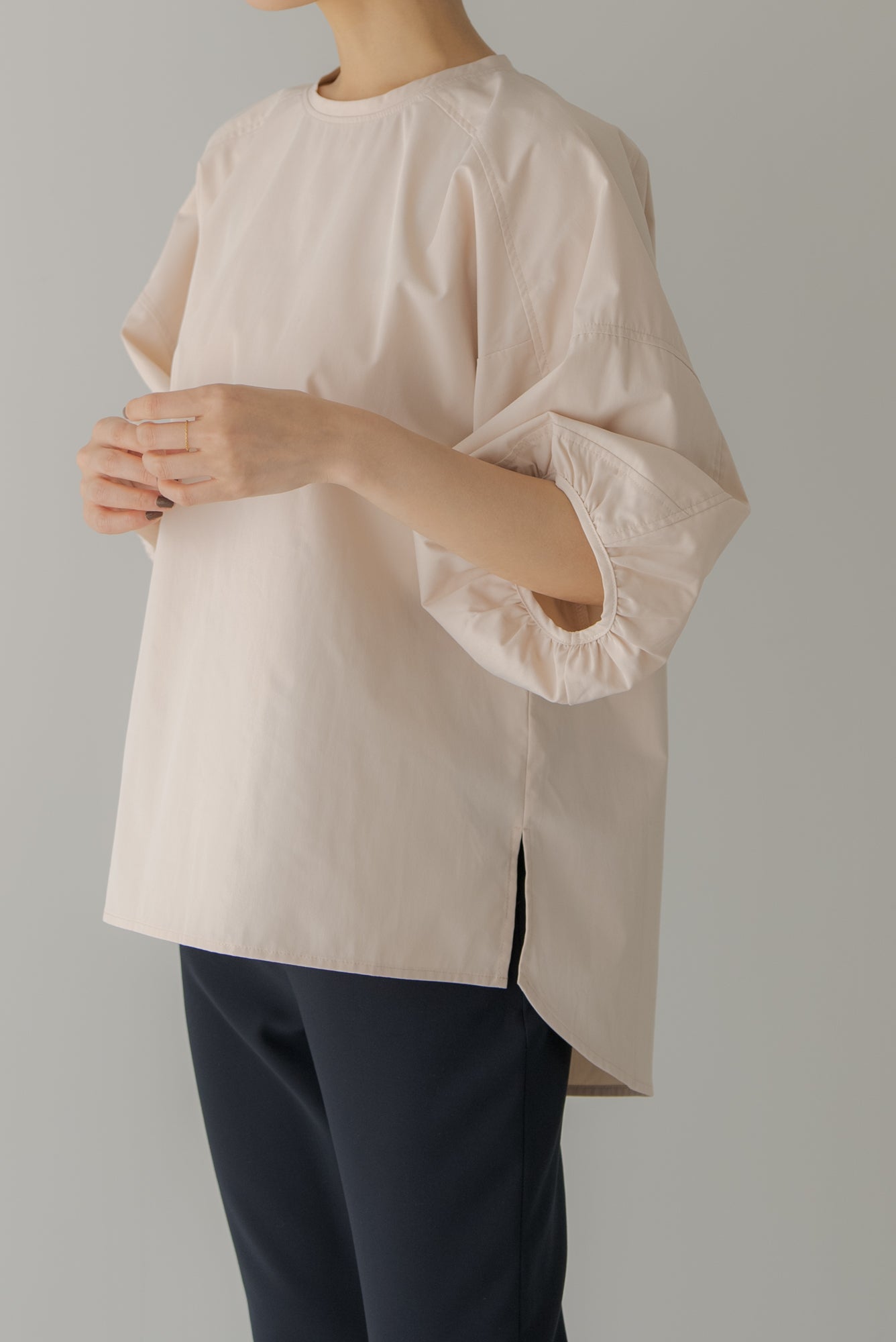 ボリュームスリーブ ラグランブラウス｜VOLUME SLEEVE RAGLAN