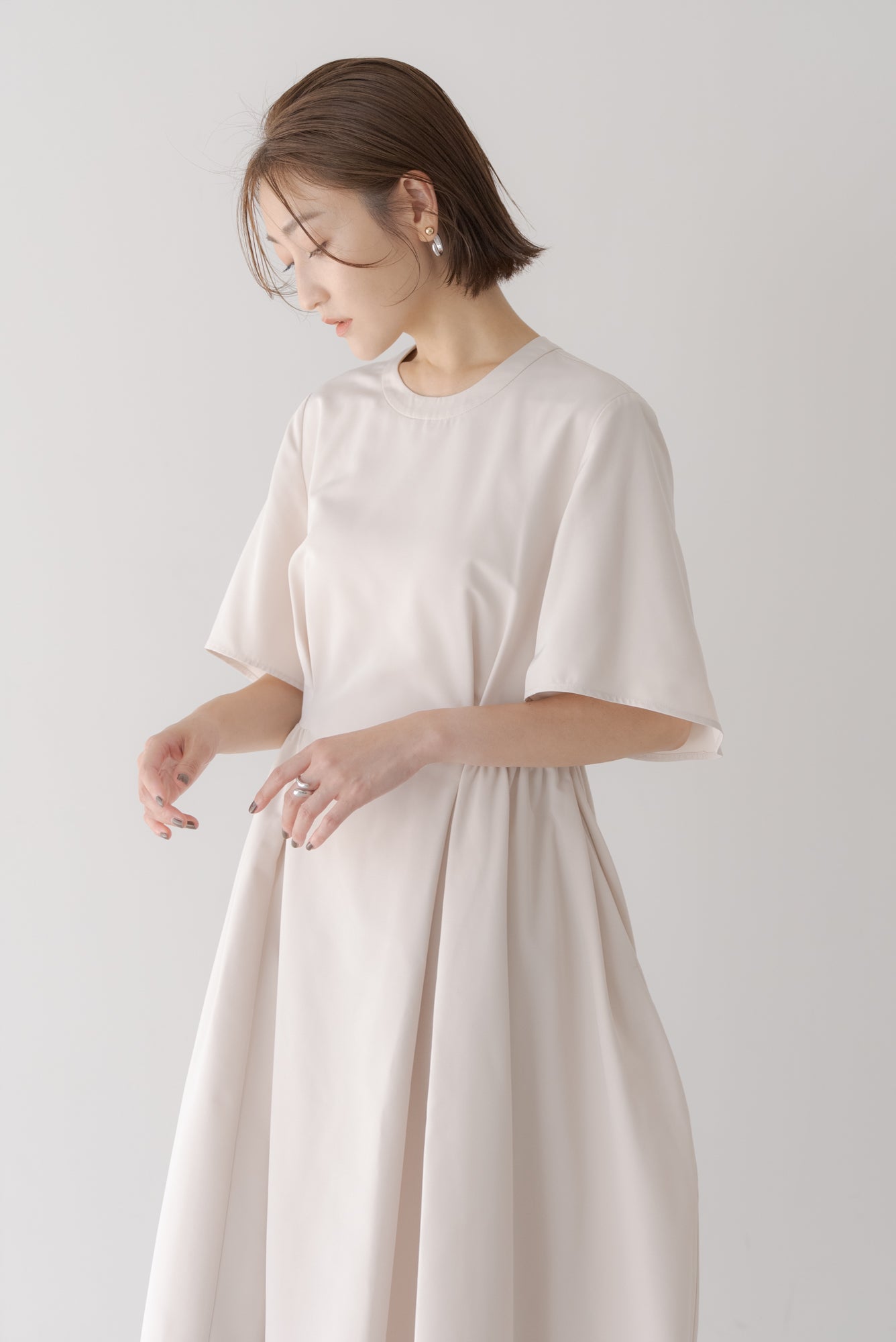 ベルスリーブワンピース| BELL SLEEVE DRESS – regleam ベルスリーブワンピース| BELL SLEEVE DRESS – regleam