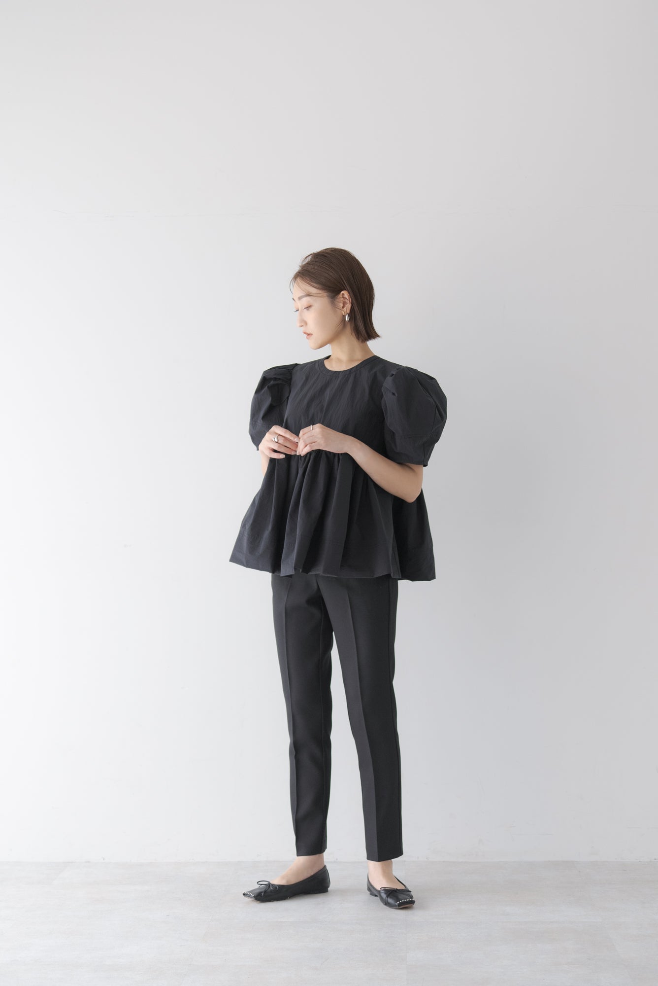 バックオープンパワショルブラウス｜ BACK OPEN POWER SHOULDER