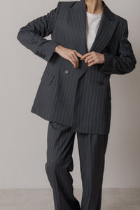 ピンストライプ テーラードジャケット｜PINSTRIPE TAILORED JACKETの