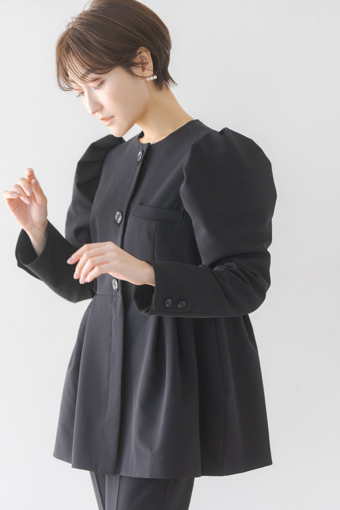 ノーカラージャケットregleam  リグリーム　ぺプラムジャケット｜PEPLUM JACKET